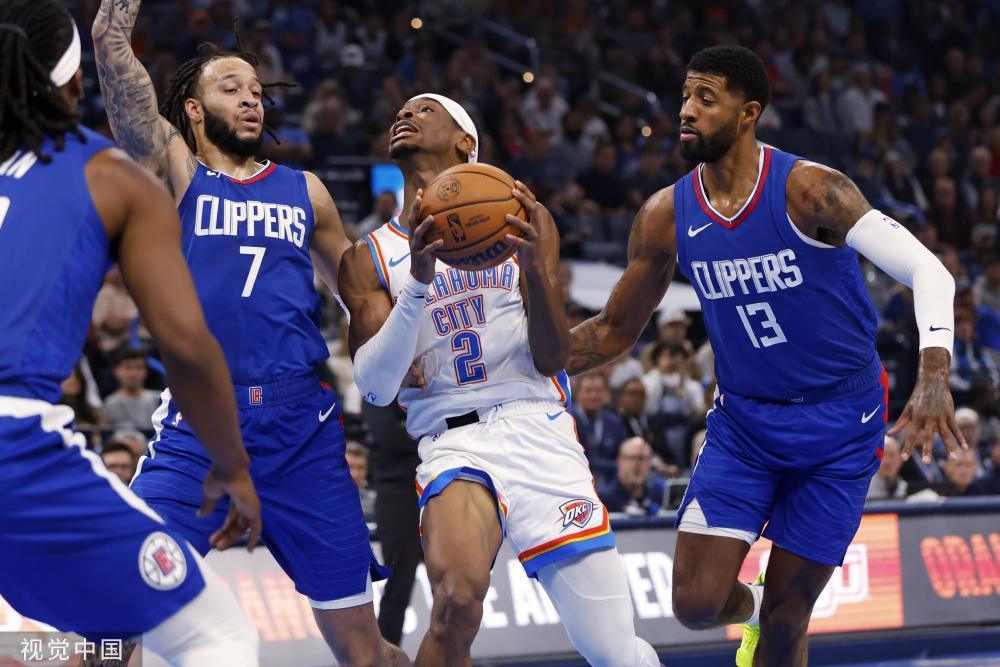 在足球场上 在足球场上